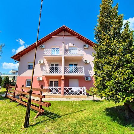 זמראדי Ildiko Apartmanhaz מראה חיצוני תמונה