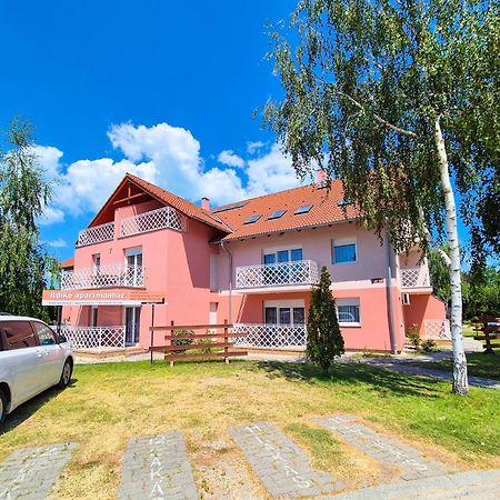 זמראדי Ildiko Apartmanhaz מראה חיצוני תמונה